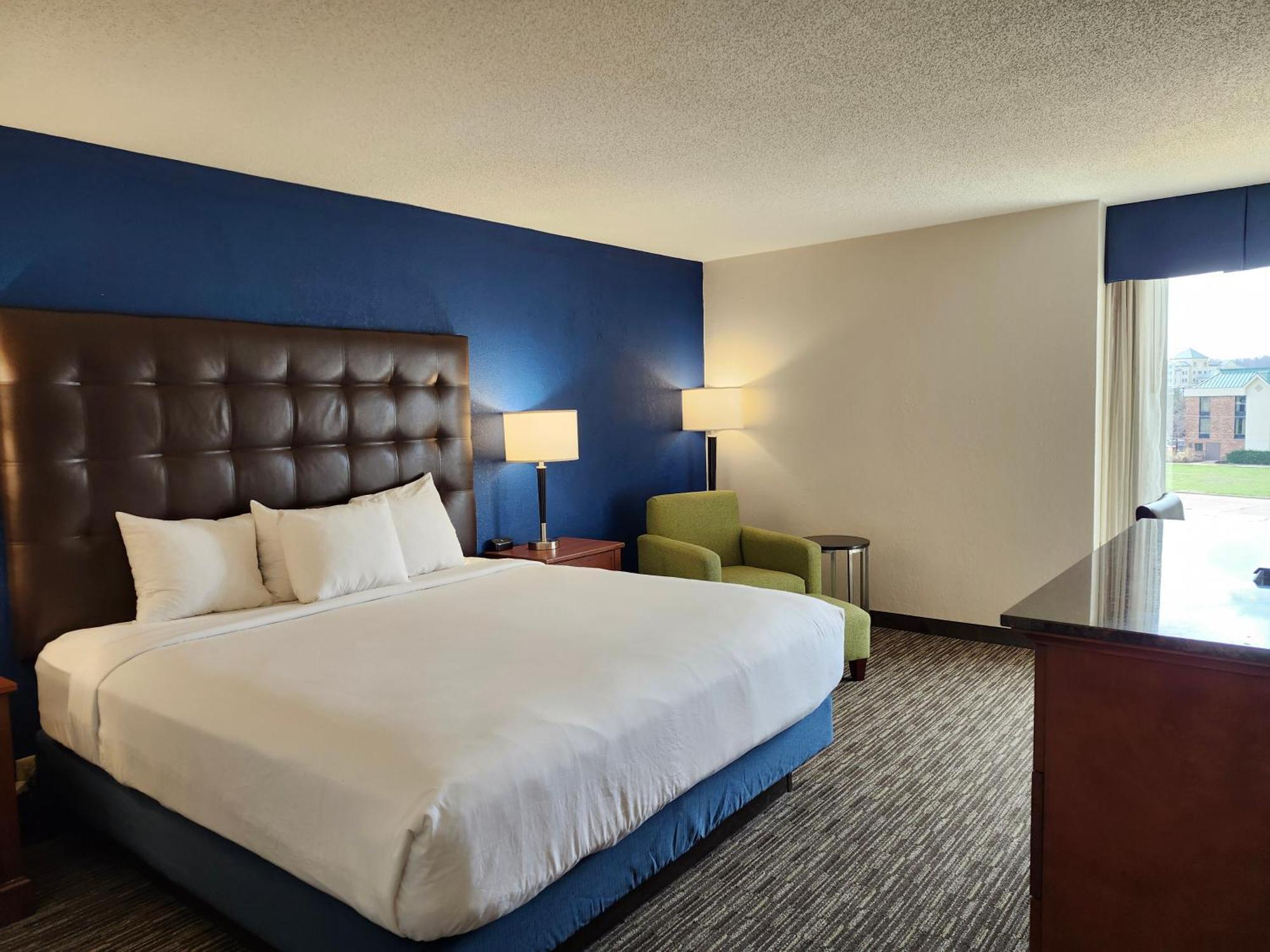 Heritage Inn & Suites St Louis Fenton, Trademark By Wyndham Eksteriør billede