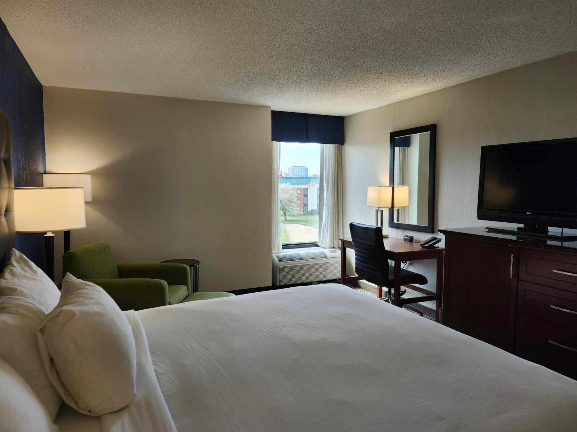 Heritage Inn & Suites St Louis Fenton, Trademark By Wyndham Eksteriør billede