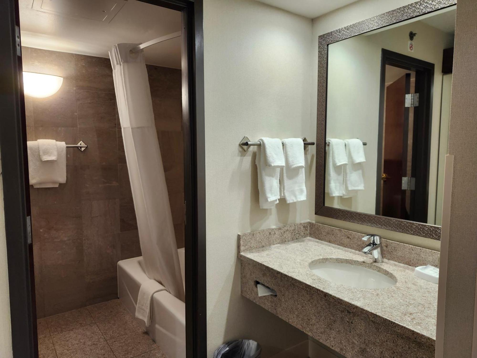 Heritage Inn & Suites St Louis Fenton, Trademark By Wyndham Eksteriør billede