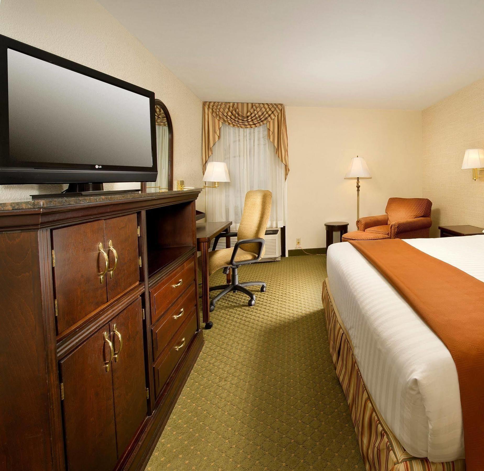 Heritage Inn & Suites St Louis Fenton, Trademark By Wyndham Eksteriør billede